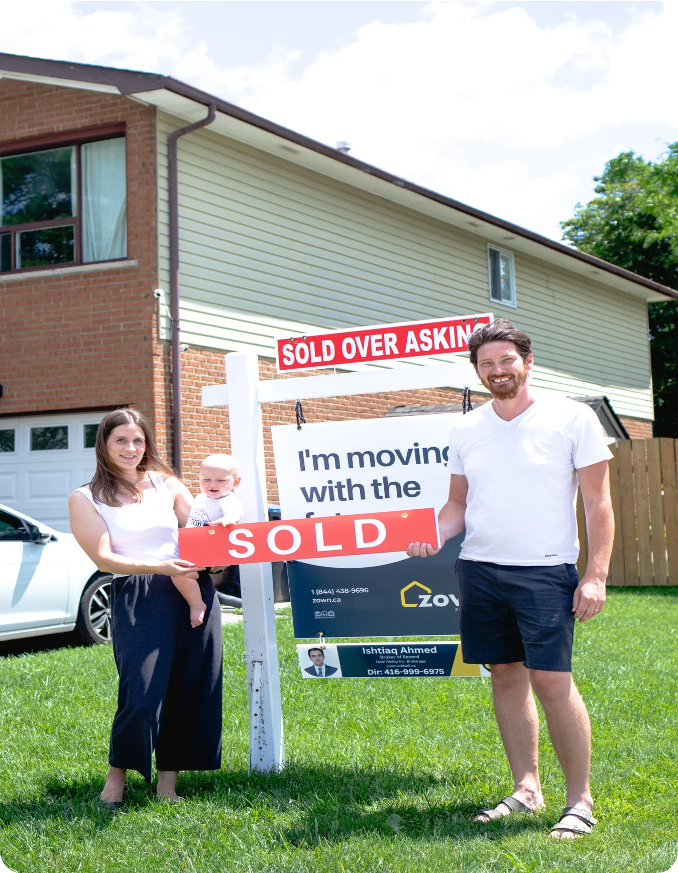 Zown agent with a family who sold their home with Zown