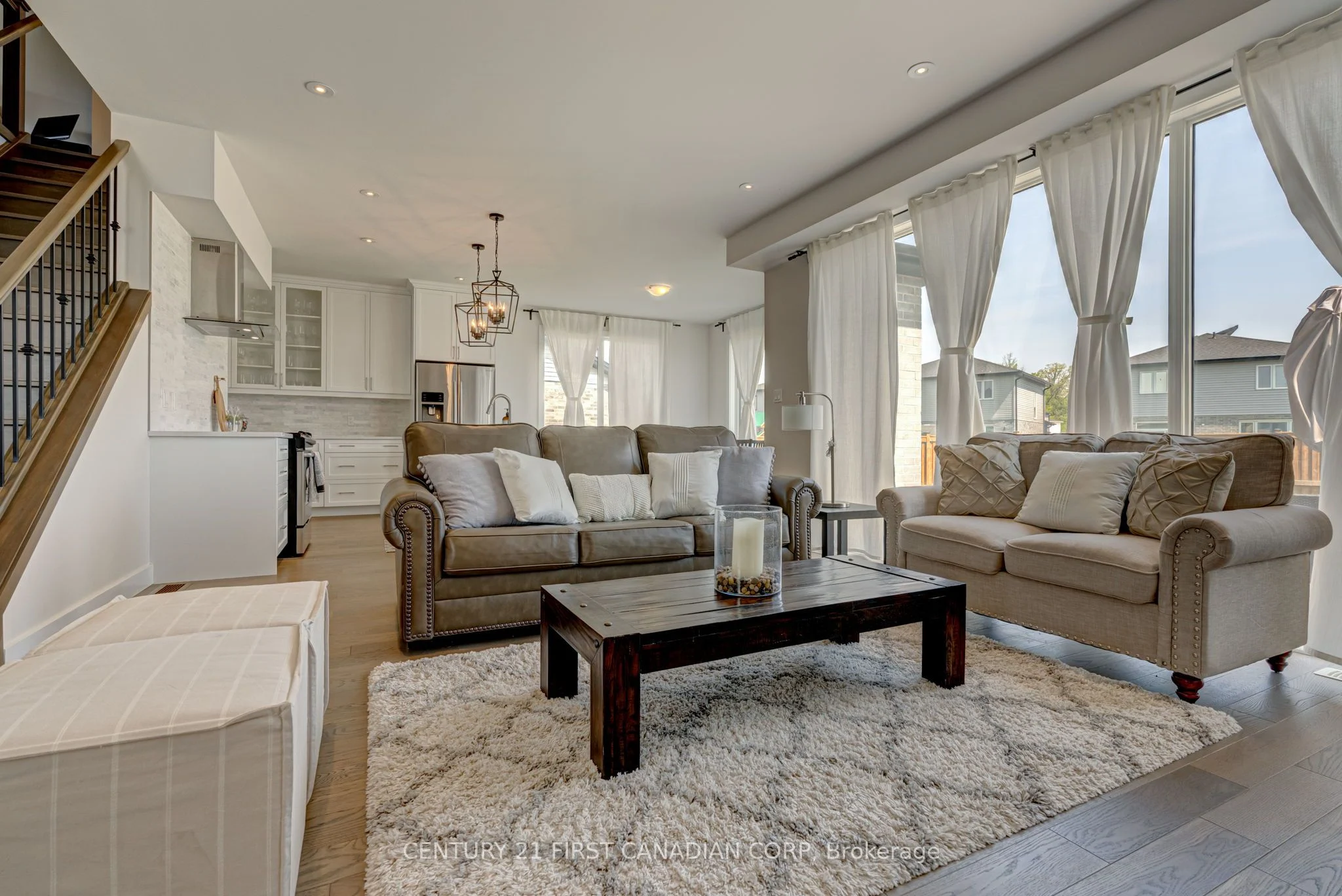 1318 Red Pine Crossing, London